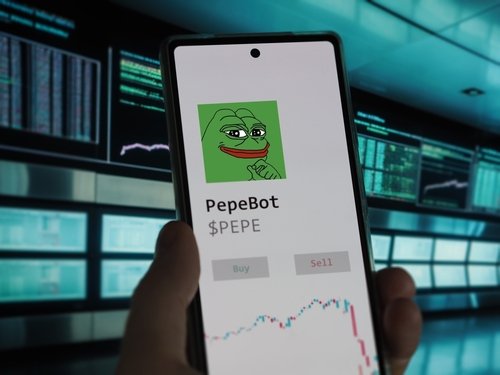 PEPE eyes soar amid Binance.US list, whale accumulation