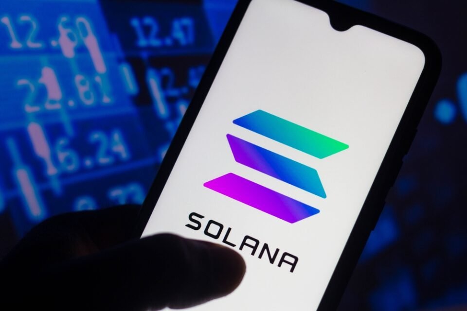 Solana (SOL) surges 10% to key stage as Bitcoin (BTC) reclaims $83,000