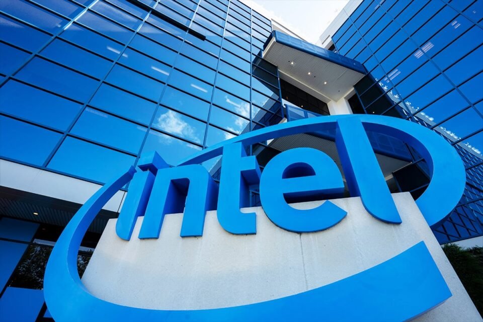 Intel (INTC) Inventory Jumps 6% as Original AI Chips Originate on Developed 18A Course of