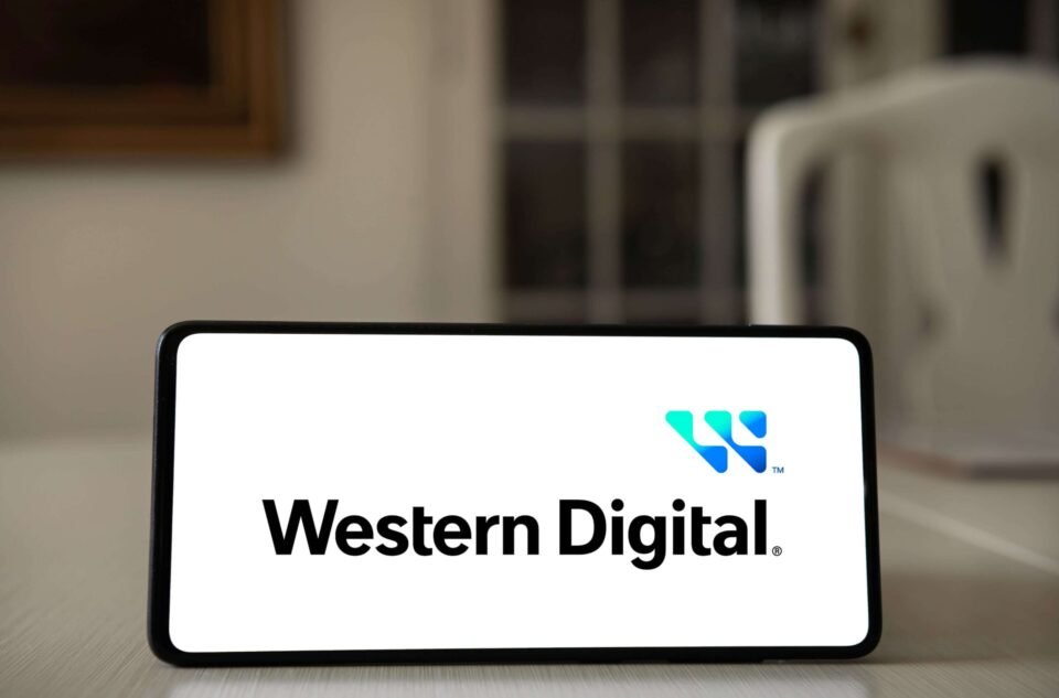 Western Digital (WDC) Inventory Surges 11% After Bernstein Upgrades to Outperform