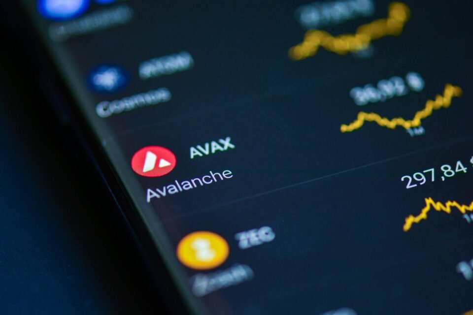 Avalanche trace outlook as AVAX space ETFs lengthen zero salvage inflows dawdle