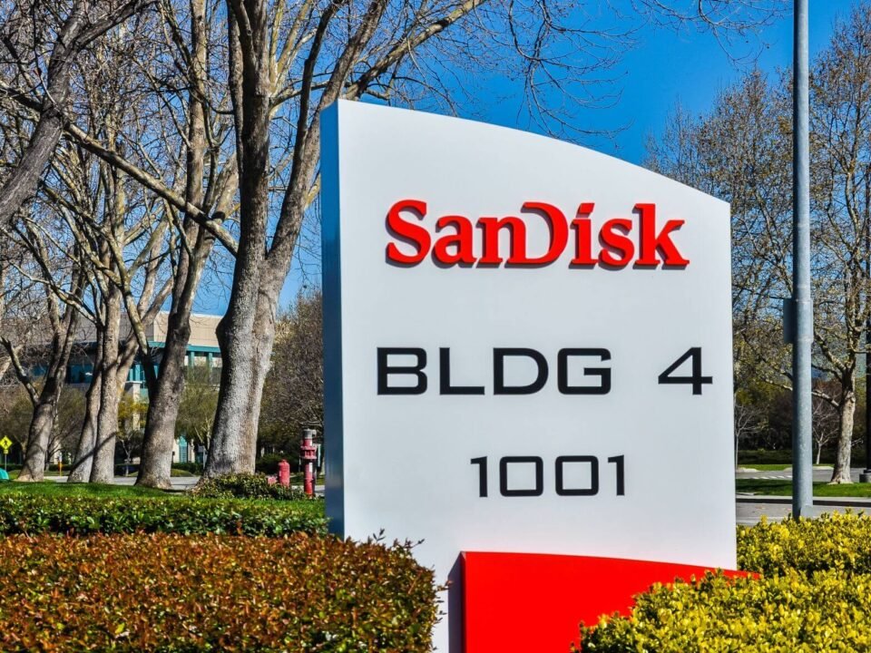 SanDisk (SNDK) Stock Hits 52-Week Excessive as Memory Supply Crunch Deepens
